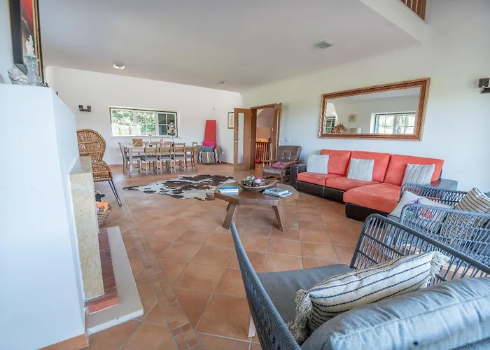 The Art House Вилла Томар