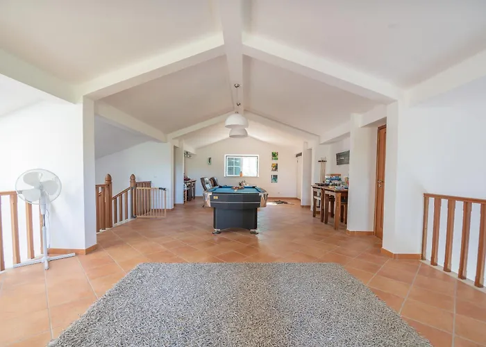 The Art House Вилла Томар